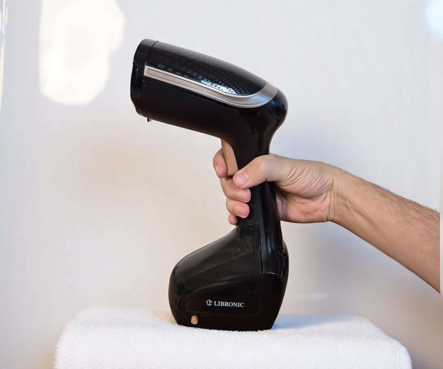 مكواة محمول من ليبرونك